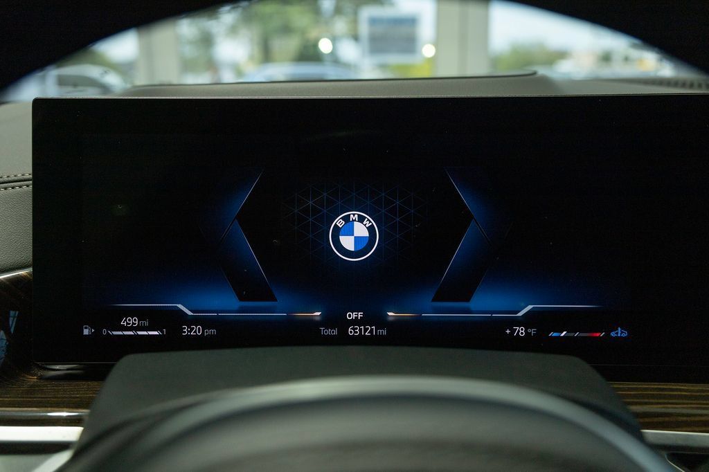 Used 2023 BMW X7 xDrive40i w/ Executive Package AWD/4WD image 23