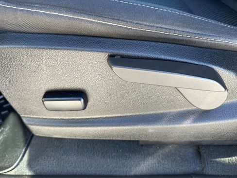 Used 2022 Chevrolet Colorado LT w/ LT Convenience Package image 27