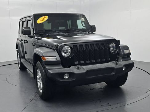 Used 2018 Jeep Wrangler Unlimited Sport S AWD/4WD image 2