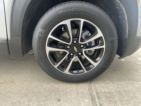 Used 2025 Chevrolet TrailBlazer LT FWD image 41