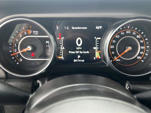 Used 2023 Jeep Gladiator Willys image 12