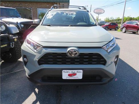 Used 2019 Toyota RAV4 XLE Premium w/ Cold Weather Package AWD/4WD image 17