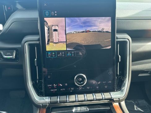 Used 2025 GMC Yukon XL Denali AWD/4WD image 62