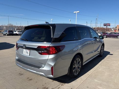 Certified 2026 Honda Odyssey Touring image 5