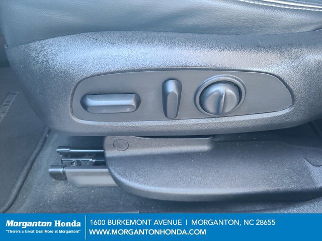 Used 2017 GMC Acadia Denali w/ Technology Package FWD image 18