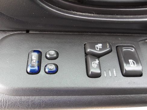 Used 2007 GMC Envoy SLT image 18