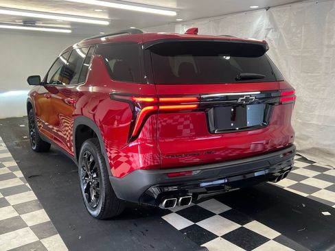 Used 2024 Chevrolet Traverse LT w/ Midnight/Sport Edition AWD/4WD image 10