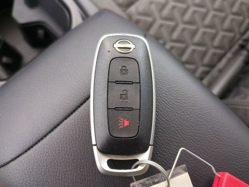 Used 2025 Nissan Kicks SV FWD image 34