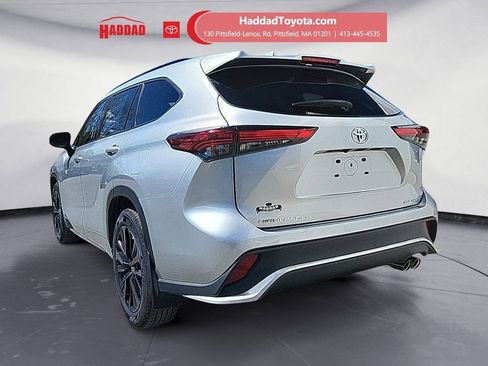 Used 2023 Toyota Highlander XSE AWD/4WD image 3