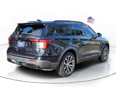 Certified 2025 Ford Explorer ST-Line RWD image 3