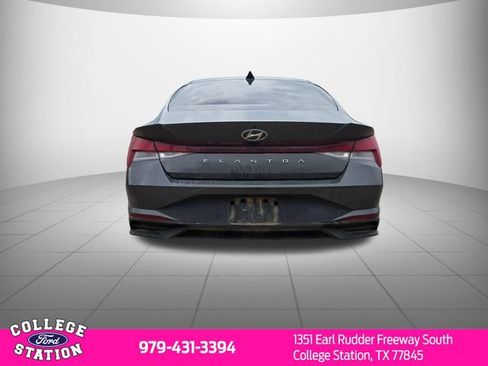 Used 2023 Hyundai Elantra SEL w/ Convenience Package FWD image 5