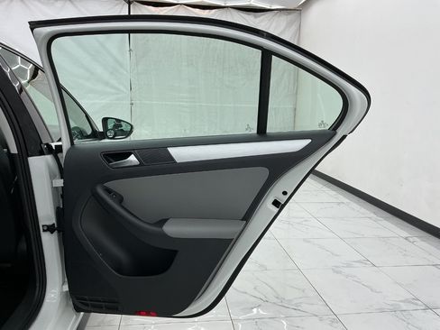 Used 2016 Volkswagen Jetta SEL Premium FWD image 25