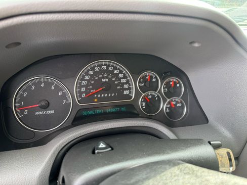 Used 2006 GMC Envoy Denali RWD image 7