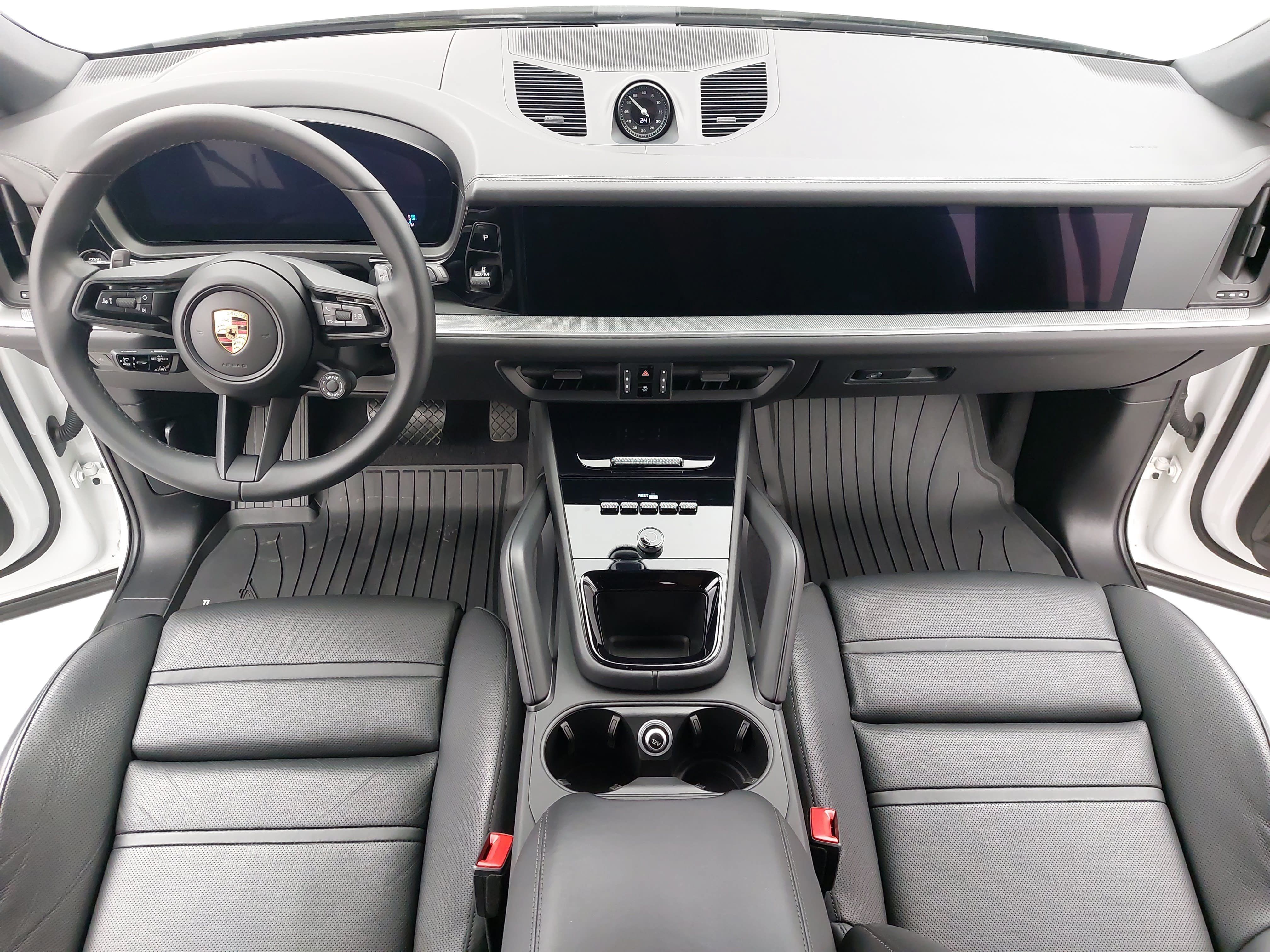 Certified 2024 Porsche Cayenne Coupe AWD/4WD image 11