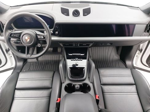 Certified 2024 Porsche Cayenne Coupe AWD/4WD image 11
