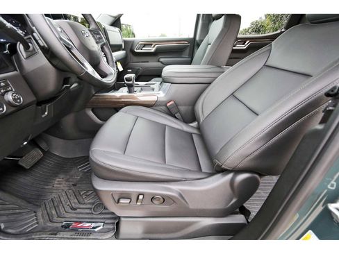 Used 2026 Chevrolet Silverado 1500 LT Trail Boss w/ Convenience Package II AWD/4WD image 11