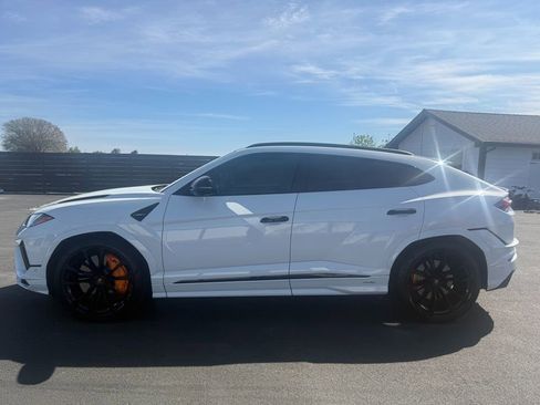Used 2023 Lamborghini Urus S image 2