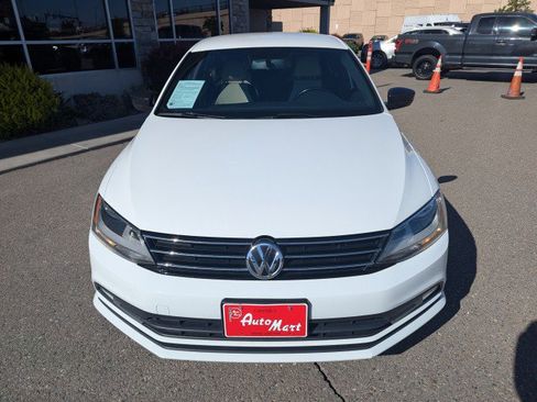 Used 2016 Volkswagen Jetta Sport FWD image 7