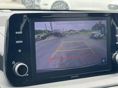 Used 2022 Hyundai Santa Fe SEL FWD image 23
