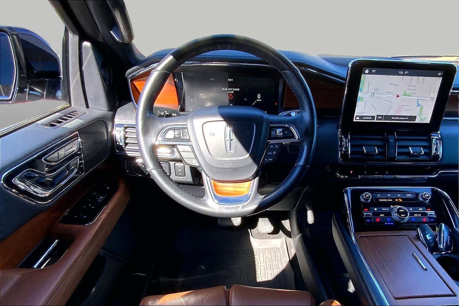 Used 2019 Lincoln Navigator Reserve w/ Cargo Package AWD/4WD image 6