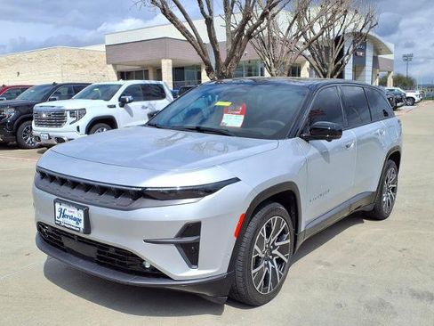 Used 2025 Jeep Wagoneer S Limited image 28