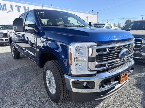 New 2026 Ford F250 XLT w/ FX4 Off-Road Package image 3