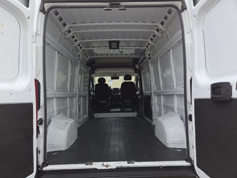 Used 2024 RAM ProMaster 2500 w/ Convenience Group FWD image 15