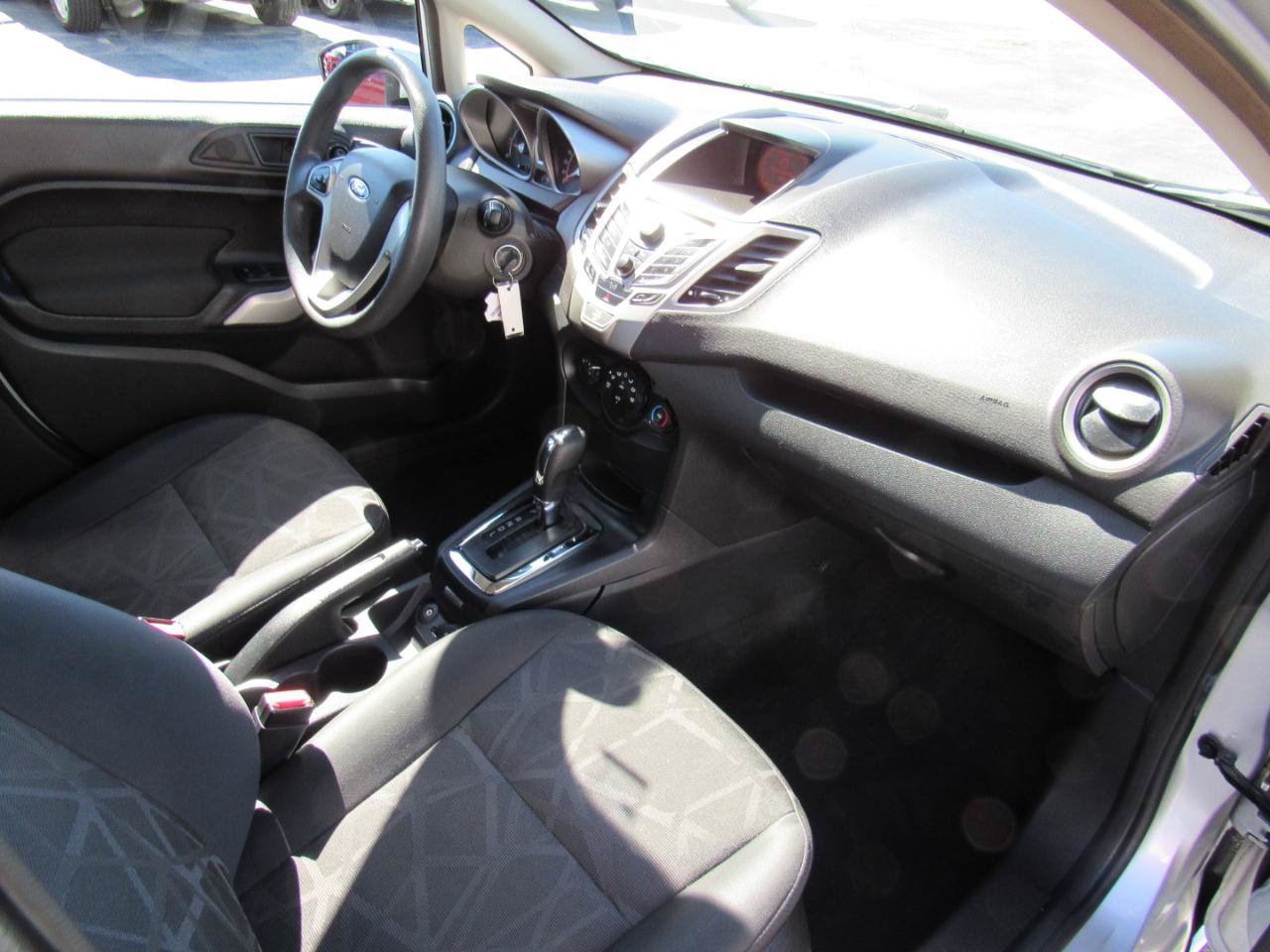Used 2012 Ford Fiesta SE FWD image 21
