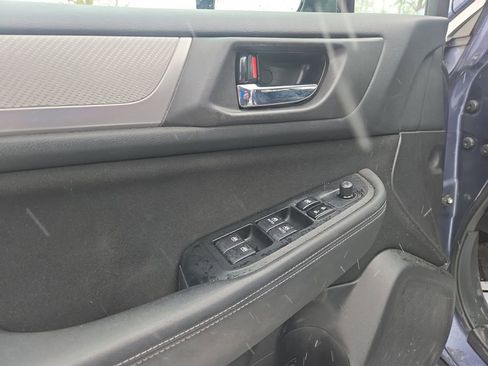 Used 2015 Subaru Outback 2.5i Premium image 11