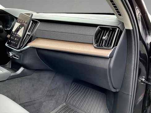 Certified 2026 Volvo XC90 B6 Plus w/ Protection Package Premier image 27