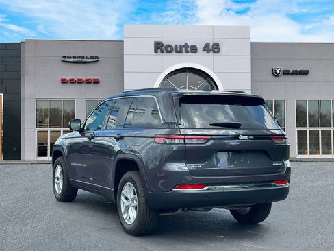 Used 2025 Jeep Grand Cherokee 4WD image 4
