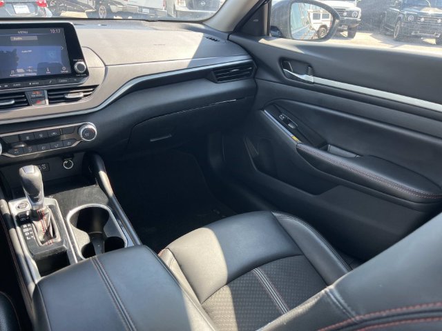 Used 2024 Nissan Altima 2.5 SR FWD image 12