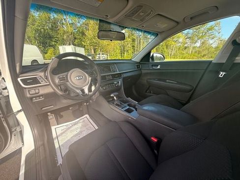 Used 2017 Kia Optima LX w/ Option Group 014 FWD image 12