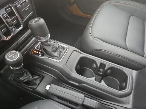 New 2026 Jeep Wrangler Unlimited Sahara AWD/4WD image 19