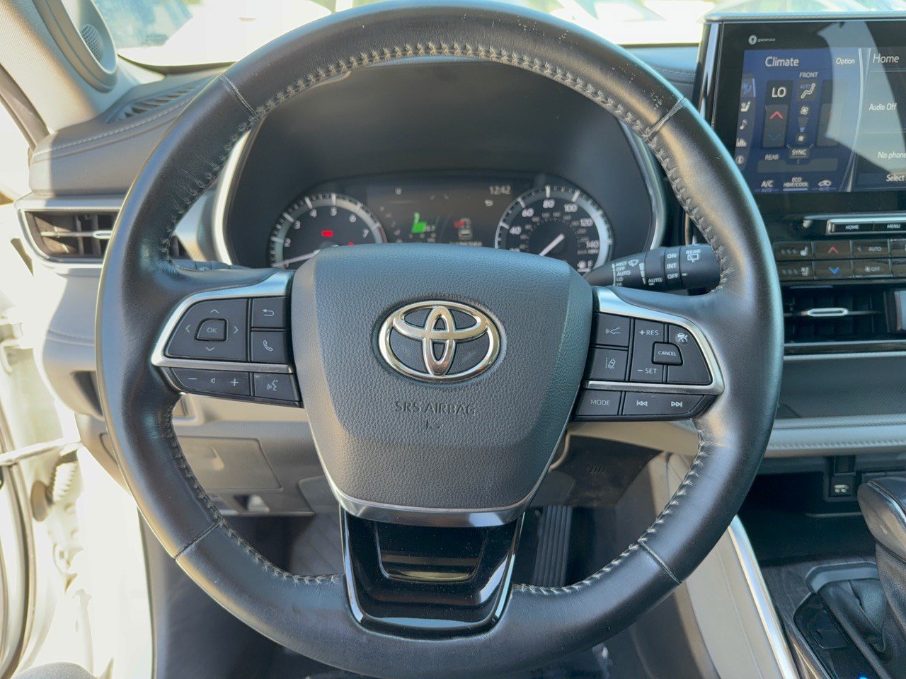 Used 2021 Toyota Highlander Platinum AWD/4WD image 10