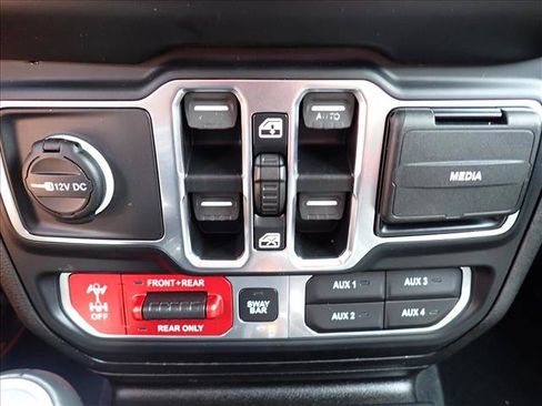 Used 2019 Jeep Wrangler Unlimited Rubicon AWD/4WD image 16