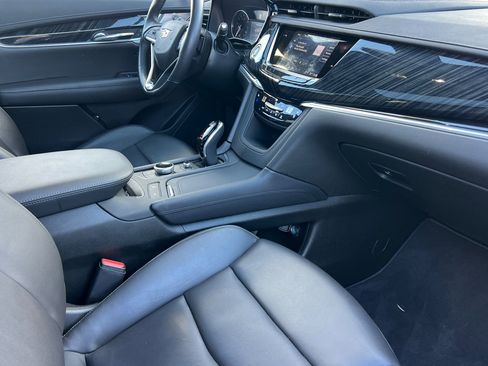 Certified 2025 Cadillac XT6 Premium Luxury image 19