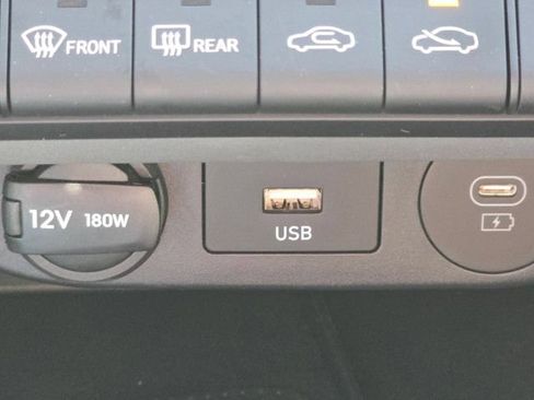 Used 2025 Hyundai Elantra Sport FWD image 7