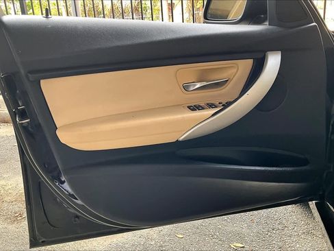 Used 2017 BMW 320i Sedan image 21