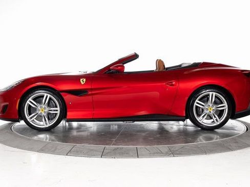 Certified 2019 Ferrari Portofino image 3