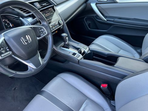 Used 2018 Honda Civic Touring image 10