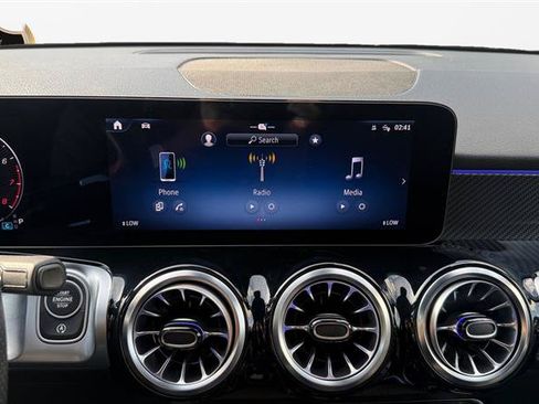 Used 2024 Mercedes-Benz GLB 250 image 21