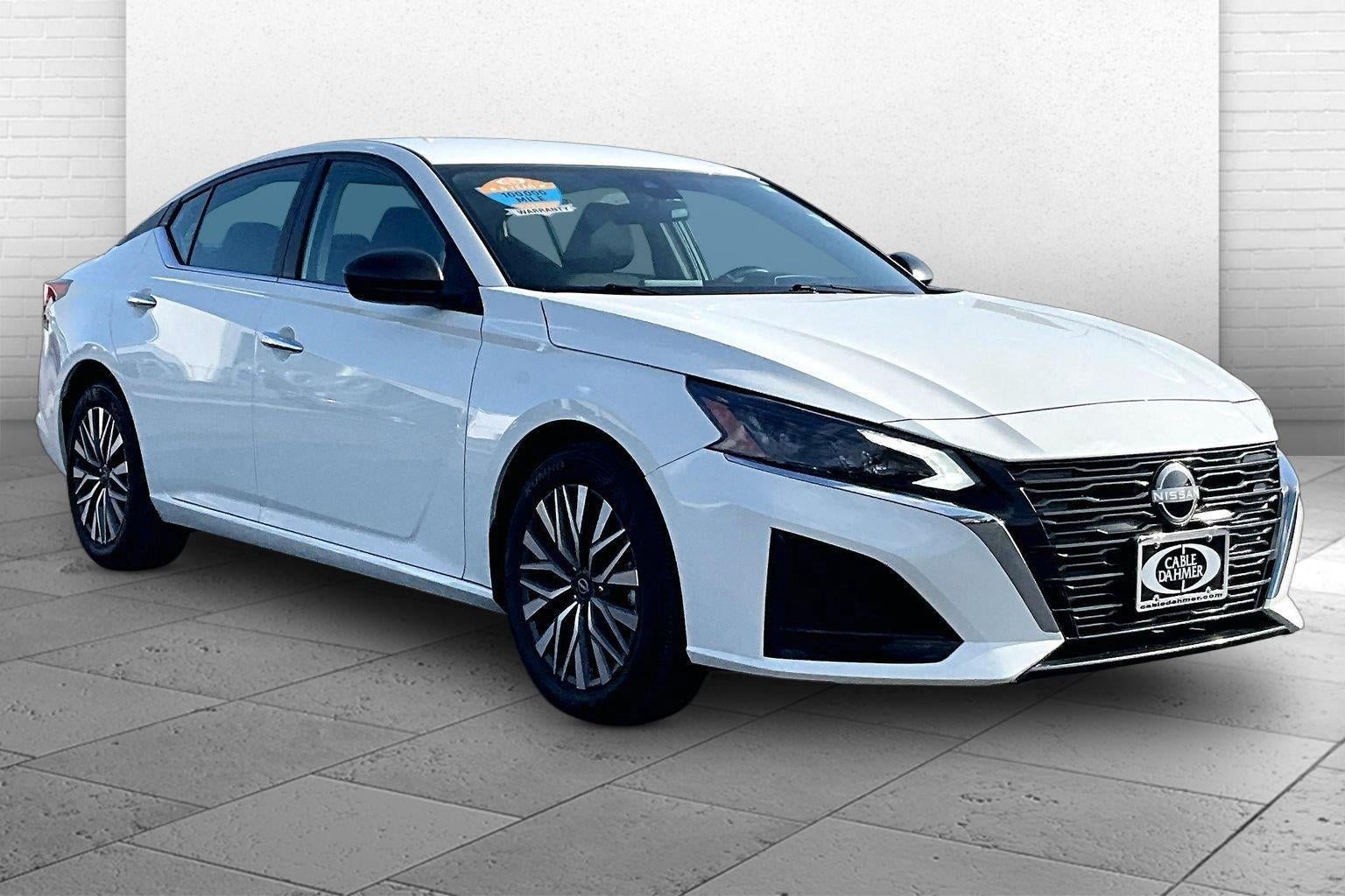 Used 2025 Nissan Altima 2.5 SV FWD image 1