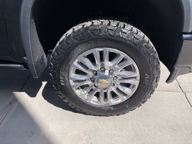 Used 2022 Chevrolet Silverado 3500 High Country w/ Safety Package II AWD/4WD image 25