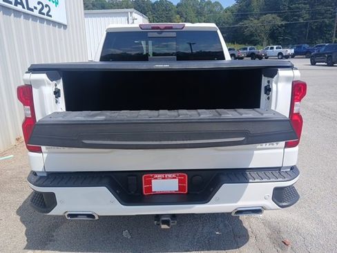 Used 2022 Chevrolet Silverado 1500 High Country w/ High Country Premium Package image 8