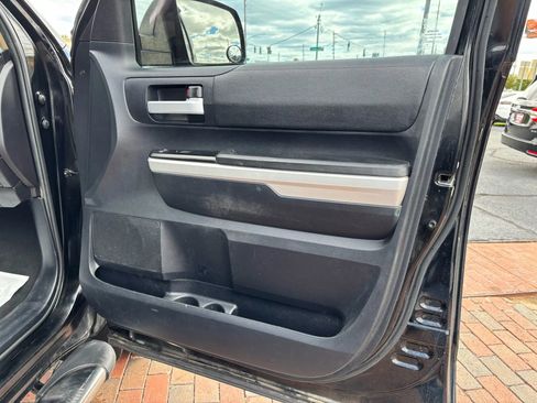 Used 2015 Toyota Tundra SR5 w/ SR5 Upgrade Package image 18