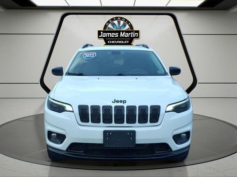 Used 2022 Jeep Cherokee Latitude Lux w/ Sun & Sound Group AWD/4WD image 2