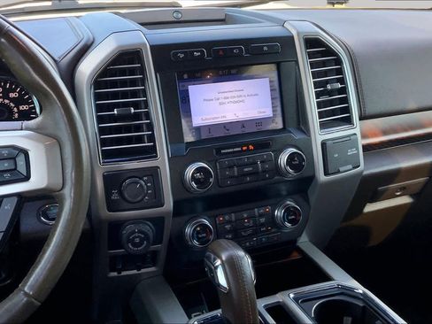 Used 2019 Ford F150 King Ranch w/ Equipment Group 601A Luxury AWD/4WD image 7