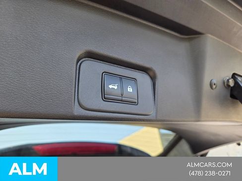 Used 2025 Nissan Rogue SV FWD image 14