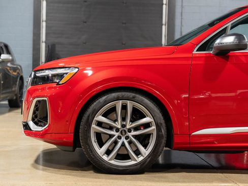 Used 2025 Audi SQ7 Prestige w/ Prestige Package AWD/4WD image 13